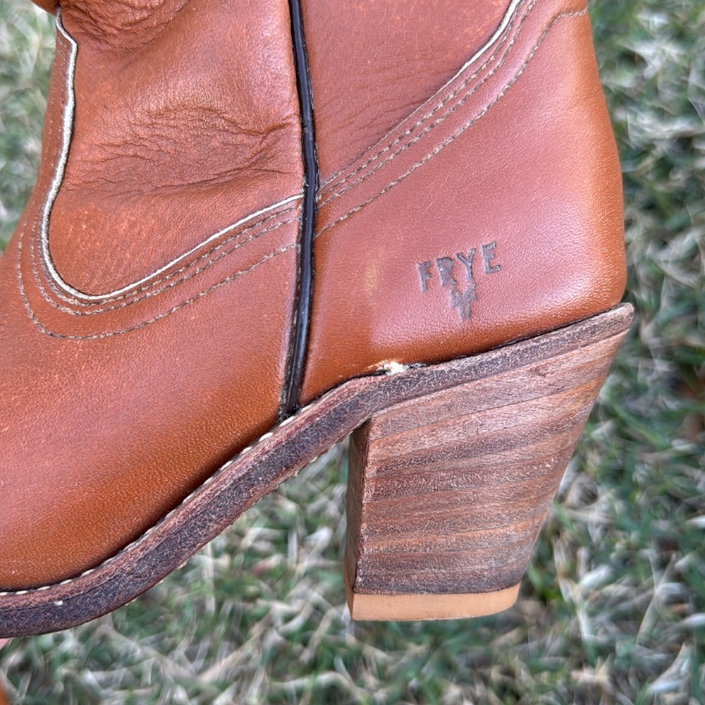 Frye Leather Boots, Style 7105, Size 5.5 women’s‎ - Picture 9 of 17